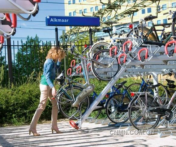 铝制滑道双层自行车车架将停车空间翻番铅锌锡