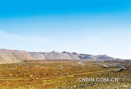 云南中旬普朗,红卓斑岩铜矿床地质特征及找矿前景